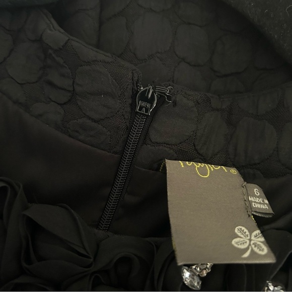 Taylor Retro Style Black Dress | Size 6 - Picture 5 of 6